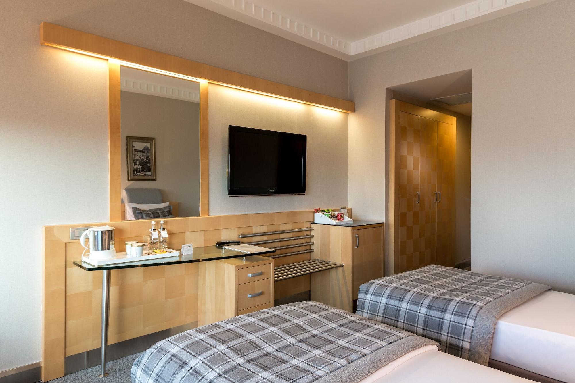 Otel Metropolitan 5*